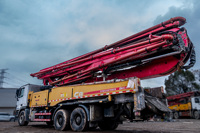 Camion pompe à béton diesel d'occasion Sanys SYM5330THBEB 490C-8S 5 sections, moteur EURO 3 OM501LA. III/17 Fabriqué en 2017