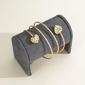 CM Jewelry Wholesale - Prix bas - Bijoux fantaisie plaqués or pour femme - Bracelet jonc élégant en forme de cœur - Cadeau pour maman - Product Image 5