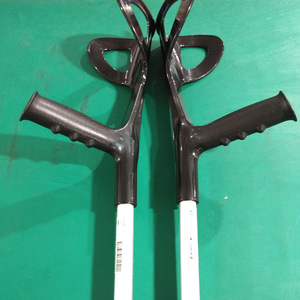 Muletas de codo Gao Bokangda de aleación de aluminio telescópicas ligeras para rehabilitación y senderismo - Product Image 3