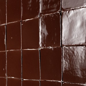 Mosaico de Azulejos Vitri Chocolate 10x10, Acabado Brillante Marrón Oscuro, Azulejo para Pared y Piso de Baño - Product Image 4