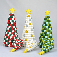 Sapin de Noël en feutre de laine personnalisé de haute qualité, écoresponsable et naturel, avec base de table personnalisable, fabriqué au Népal
