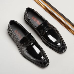 Nouvelles Chaussures Habillées Carrées en Cuir Gaufré à Motifs pour Hommes, Mocassins Respirants en Cuir Lisse Brillant de Vachette pour l'Automne - Product Image 4