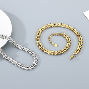 Nouveau design de haute qualité en acier inoxydable plaqué or 18 carats étanche <span class=keywords><strong>Victoria</strong></span> Train Track Chain Chokers Collier <span class=keywords><strong>Bijoux</strong></span> pour hommes et femmes - Product Image 2