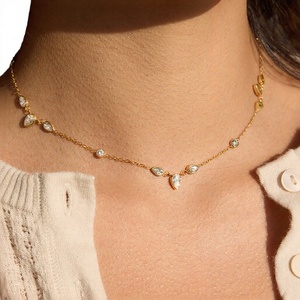 Collar con Colgante Chapado en Oro de 18K para Mujer con Moissanita de Corte Pera, Joyería de Cadena Minimalista y Moderna para Uso Diario, Regalo - Product Image 2