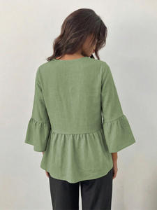 Chemise de bureau d'été pour femmes, col en V, manches trois quarts, légère, respirante, décontractée, en polyester, manches évasées - Product Image 2