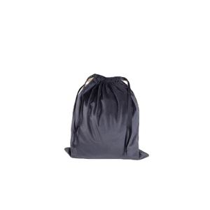 Sac cadeau en satin couleur authentique avec logo personnalisé, pochette à bijoux imprimée en sérigraphie et sac en coton à cordon - Product Image 1