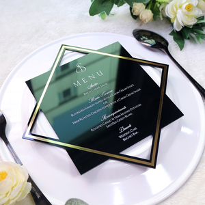 Cartes de <span class=keywords><strong>menu</strong></span> personnalisables en acrylique noir avec bordure dorée et détails blancs pour la restauration de <span class=keywords><strong>mariage</strong></span> et la mise en place de table pour événements haut de gamme - Product Image 3