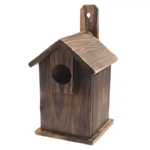 Casa de pássaro ao ar livre, casa rústica de pendurar para campo do jardim, casa de pássaro fora com pólo de madeira, casa de madeira
