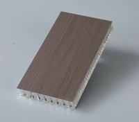 Panneau de plafond en nid d'abeille en aluminium, finition grain de bois, résistant au feu, résistant à l'eau, écologique, pour bureau moderne, salle de réunion