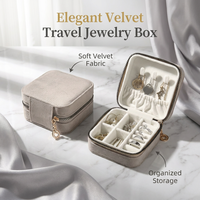 Organisateur de bijoux carré en velours en gros, mini boîte de rangement portable pour bagues et boucles d'oreilles, étui de voyage pour femmes, personnalisable avec logo