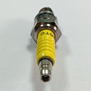 Pièces d'allumage de haute qualité moteur D8TC bougie d'allumage de <span class=keywords><strong>moto</strong></span> jaune pour YAMAHA HONDA <span class=keywords><strong>SUZUKI</strong></span> CF <span class=keywords><strong>MOTO</strong></span> - Product Image 3