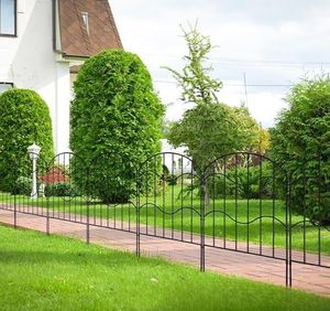 Pannello di recinzione in metallo decorativo antiruggine scherma da giardino con traliccio e cancelli barriera per animali categoria di prodotto - Product Image 1