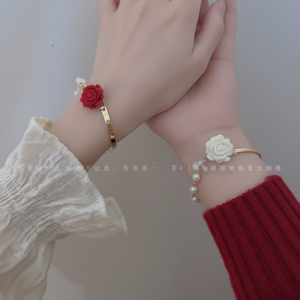 Vendita calda Trending alla moda braccialetti con perline per donne ragazze graziosi braccialetti con motivo a croce a fiori con motivo a forma di numero all'ingrosso - Product Image 1