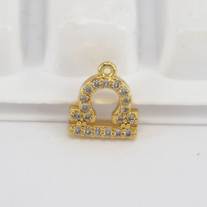 Ciondolo Zodiacale CZ7987 di Alta Qualità, Mini Charm Astrologico con Micro Pavé di Zirconi, Piccolo Ciondolo Oroscopo per Regalo di Compleanno - Product Image 4