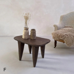 Table d'appoint en bois massif de qualité supérieure, table de chevet contemporaine faite à la main pour salon de maison de luxe - Product Image 5