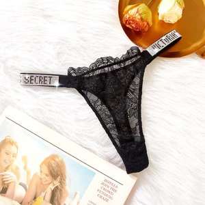 Tanga de encaje sexy de talle bajo para mujer de <span class=keywords><strong>Victoria</strong></span>'s <span class=keywords><strong>Secret</strong></span>, lencería de encaje con patrón liso para damas, venta al por mayor. - Product Image 1