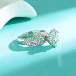 Usine en gros 925 argent plaqué rhodium mariage fiançailles bijoux brillant coupe ronde 5CT VVS1 GRA Moissanite anneaux pour <span class=keywords><strong>les</strong></span> femmes - Product Image 4