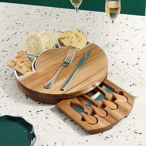 Planche à fromage en bois d'acacia avec ensemble de couteaux, planche à découper ronde en bois massif pour servir et recevoir - Product Image 1