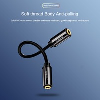 Câble audio personnalisé OEM 3,5 mm TRRS femelle vers 3,5 mm TRS femelle, adaptateur de connecteur AUX, gaine en PVC pour utilisation avec caméra de voiture