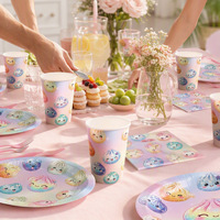 Kit de Vaisselle Jetable Thème Macaron et Bao Bao pour Fête : Assiettes, Gobelets, Serviettes, Couverts, Nappe et Décorations d'Anniversaire