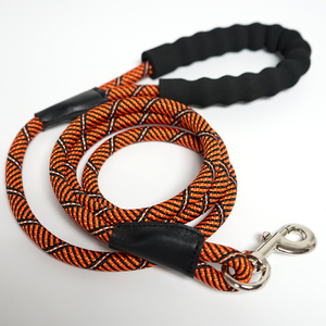 Lujosa correa de cuero para perros con relleno suave Bungee Jumping, correa redonda reflectante de nailon duradero para perros y Mascotas - Product Image 6