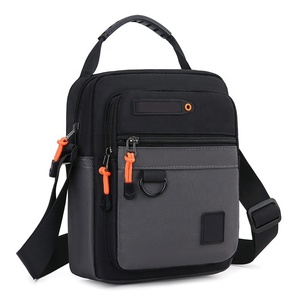 <span class=keywords><strong>Bolsa</strong></span> <span class=keywords><strong>de</strong></span> Hombro <span class=keywords><strong>de</strong></span> Nailon <span class=keywords><strong>de</strong></span> Alta Calidad, Diseño OEM <span class=keywords><strong>de</strong></span> Lujo 2025, Nueva Moda <span class=keywords><strong>para</strong></span> Exteriores, Personalizada, Impermeable, <span class=keywords><strong>para</strong></span> <span class=keywords><strong>Hombre</strong></span> - Product Image 1