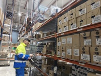 Servicio Profesional de Despacho de Aduanas en España (ES), Logística Global de Comercio Electrónico, Almacén Libre de Aduanas, Soporte Intrafronterizo 24/7