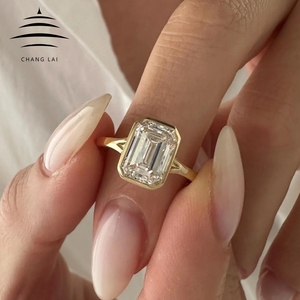 CHANG LAI <span class=keywords><strong>Bague</strong></span> <span class=keywords><strong>de</strong></span> fiançailles en <span class=keywords><strong>diamant</strong></span> taille émeraude en or pur 18k 14k certifiée GIA IGI, sertie <span class=keywords><strong>de</strong></span> diamants CVD - Product Image 3