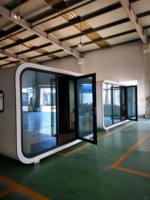 Moderne Prefab Gemoduleerde 20ft Verplaatsbare Mini-Woning Hotel Slimme Apple Cabin Slaapcontainer Pod Huis met Badkamer
