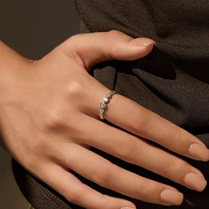 Bague en argent S925 avec diamants, sertissage clos, taille brillant rond, classique, pour femme - Product Image 4