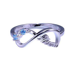 Anello da Donna con Cuore Infinito e Scritta 'Mom', Micro Pavé di Zirconi, Gioiello Sentimentale per Uso Quotidiano - Product Image 5