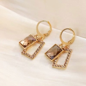 Colección Otoño Invierno, Pendientes de Aro Coreanos con Cristales Color Café y Diamantes, Pendientes de Aro Modernos y Elegantes - Product Image 6