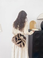 Sac à main seau en fausse fourrure de renard coloré, nouvelle collection, style sexy, luxueux, pour femme, sac à bandoulière personnalisé, vente chaude hiver