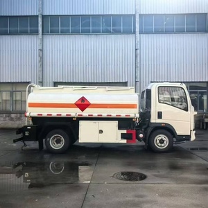Camión Cisterna Sinotruk Howo <span class=keywords><strong>de</strong></span> 5000 Litros para Transporte <span class=keywords><strong>de</strong></span> Combustible, Tracción 4x2, Camión <span class=keywords><strong>de</strong></span> Suministro y Reabastecimiento <span class=keywords><strong>de</strong></span> Combustible - Product Image 6