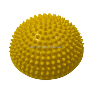 Pelota de masaje de pies de PVC de 16.5 cm para deportes y terapia - Product Image 1
