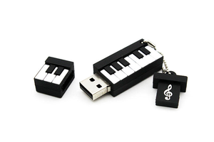 Clé <span class=keywords><strong>USB</strong></span> en forme de piano en PVC, clé <span class=keywords><strong>USB</strong></span> en forme de clavier musical avec pendentif clé de sol, logo gravé personnalisé, cadeau musical, clé de stockage - Product Image 2
