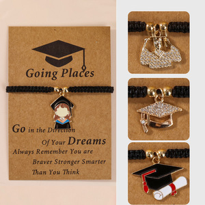 Nouveaux cadeaux de remise de diplôme : Robe de baccalauréat, toque de doctorat, bracelets style preppy, bracelets tressés pour étudiants avec carte d'inspiration - Product Image 2