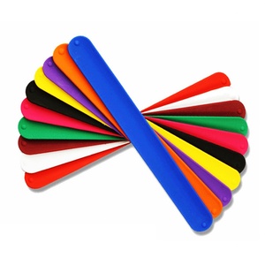 Bracelet réfléchissant en PVC à clipser, personnalisé, en gros, pas cher, imperméable, Youmigift - Product Image 1