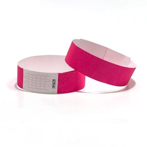 Pulseras de Papel Ecológicas Color Rosa Neón Impresas en Serigrafía para Regalos Promocionales - Product Image 1