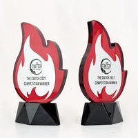 Trophée en cristal rouge en forme de flamme, créatif, pour récompense annuelle du personnel d'entreprise