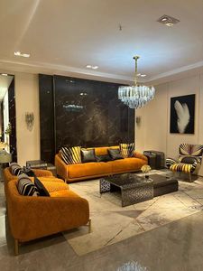 Sofá Italiano de Lujo Ligero en Cuero Naranja Esmerilado, Sofá Creativo Moderno y Sencillo para Sala de Estar de Villa, Sofá de Alta Gama con Patas Metálicas - Product Image 4