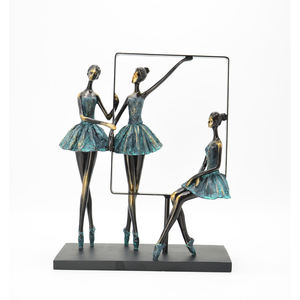 Estatuilla <span class=keywords><strong>de</strong></span> chica <span class=keywords><strong>de</strong></span> Ballet <span class=keywords><strong>de</strong></span> resina europea, estatua <span class=keywords><strong>de</strong></span> escultura <span class=keywords><strong>de</strong></span> dama <span class=keywords><strong>bailarina</strong></span> creativa para el hogar/decoración artística <span class=keywords><strong>de</strong></span> oficina, escultura <span class=keywords><strong>de</strong></span> chica <span class=keywords><strong>bailarina</strong></span> - Product Image 3