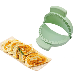 Moule à raviolis en plastique extra large de 18 cm pour la cuisine, adapté aux aliments, pour les gyozas, les empanadas et les pâtisseries - Product Image 1