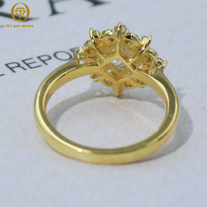 Bague en or de luxe de haute qualité avec diamant synthétique de couleur D, clarté VVS, certifiée IGI, or 18 carats, cadeau d'anniversaire pour femme - Product Image 2