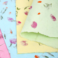 Vente en gros de papier d'emballage floral déchiré à la main et de matériaux d'emballage cadeau en papier de pétales de lanterne faits à la main