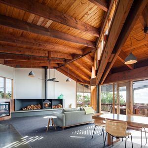 Diseño de residencia privada moderna con estructura de acero ligero, estilo de villa con exterior de madera y balcón para uso residencial. - Product Image 4