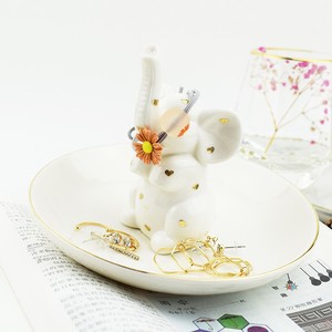 Bandeja de cerámica 3D con forma de elefante para pintalabios, plato blanco para adornos, pequeño organizador de joyas para decoración de tocador, regalo - Product Image 5