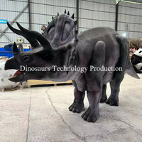 Costume de dinosaure Triceratops animatronique marchant pour défilé de parc à thème, fabriqué pour le divertissement