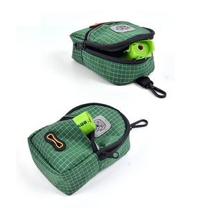 MIDEPET, dispensador de bolsas de caca de perro manos libres de lujo, nuevo dispensador de bolsas de basura de animales pequeños a cuadros clásicos a cuadros, poliéster - Product Image 4