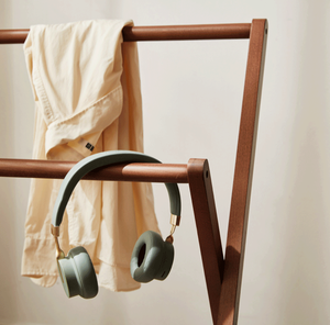 Porte-vêtements de plancher <span class=keywords><strong>en</strong></span> <span class=keywords><strong>bois</strong></span> bon marché étagère de rangement de vêtements <span class=keywords><strong>en</strong></span> <span class=keywords><strong>bois</strong></span> massif multifonctionnel ménage intérieur chevet cintre pliant - Product Image 3